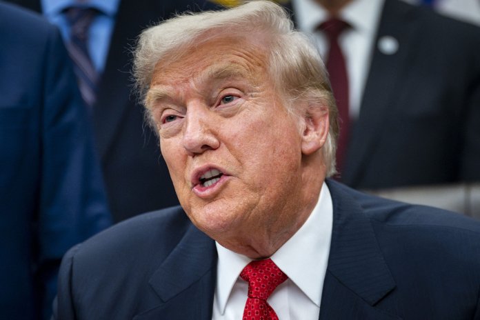 Donald Trump a dat undă verde unui plan de pace ascuns cu Rusia, lăsând Ucraina în afara discuțiilor (surse)