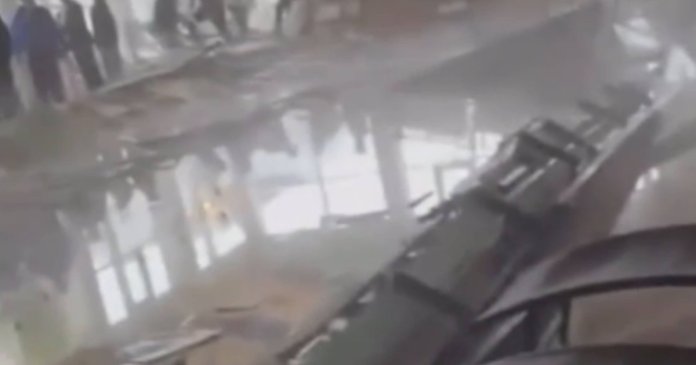 Primele imagini ale plafonului cãzut de la piscina interioară a hotelului din Sibiu