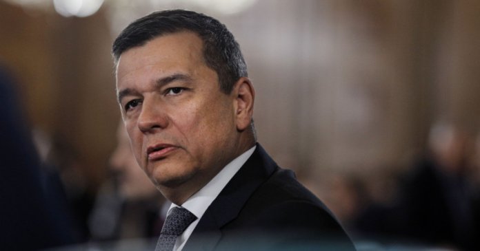 Grindeanu și „o formă de fericire”: Acțiunile care îi dăunează președintelui PSD, provocându-l să amenințe cu respingerea bugetului și destituirea lui Bolojan