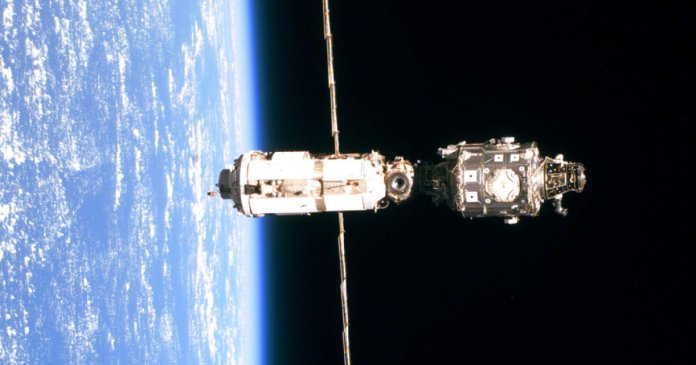 Satelitul românesc în suspans. Miruță cere asigurări înainte de lansare: „Nu vom cheltui 700.000 de euro doar pentru a-l observa plecând”