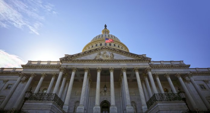 Un raport al Congresului Statelor Unite contestă anularea alegerilor din România și susține că Bruxelles-ul interferează prin cenzură în alegerile țărilor membre.