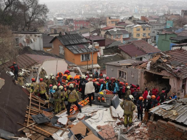 Explozie puternică și două edificii dărâmate cu patru zile înainte de Turcia
