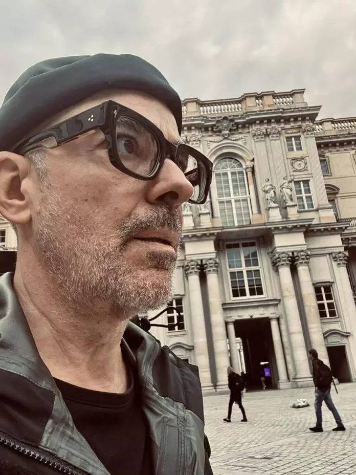 Cum funcționează și ce pericole implică piața prostituției online în București: „Instituțiile sunt informate”