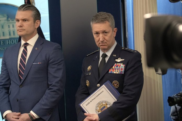 Detaliul pe care forțele armate americane intenționează să-l ascundă. Generalul Caine a evitat să îi răspundă lui Trump în fața reporterilor.