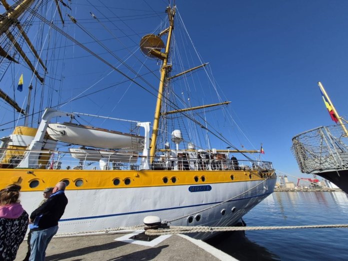 Nava-școală Mircea a demarat un marș internațional de cinci luni, având opriri în 15 porturi.