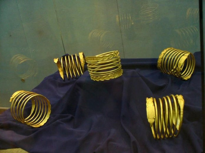 Tezaurul dacic de 2 milioane de euro sustras din Munții Orăștiei și vândut pe piața ilegală. Legătura cu „cartelul sârbească”