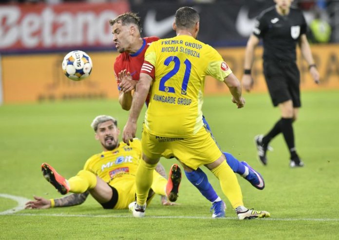 „Antrenorul FCSB susține afirmațiile lui Gigi Becali: „Cine nu este satisfăcut, poate să plece”