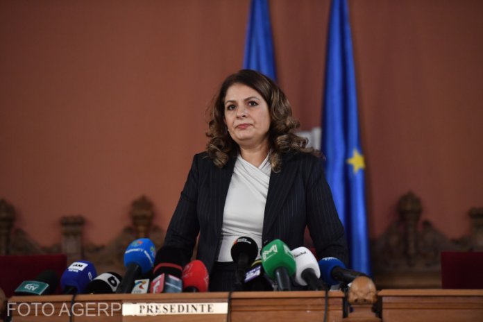 Curtea de Apel București obligă Guvernul să asigure fonduri pentru datoriile magistraților, aplicând o penalizare de 20% din salariul minim brut pe economie pentru fiecare zi de întârziere.