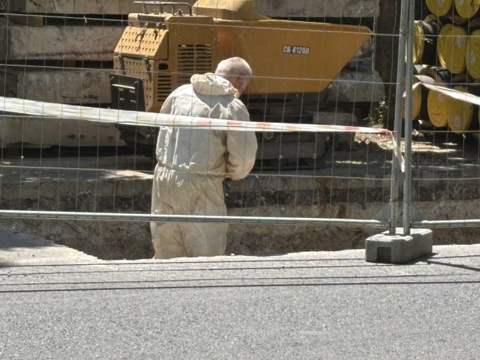 „Gaura mare aduce avantaj! Găurica, nu!”. Reportaj din craterul de la Termoficare
