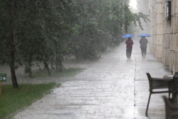 Alerte meteorologice de urgență pentru București: Perioada și forța furtunii.