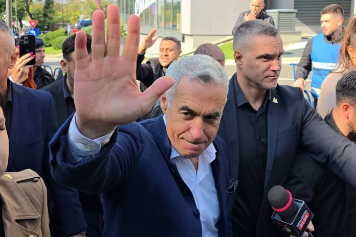 Călin Georgescu, reproșat pentru „antiromânism” de către Bolojan. Legături ciudate între avorturi și anularea alegerilor.