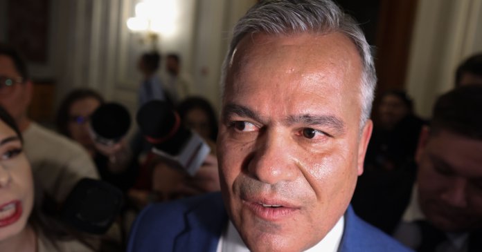 Negocieri pentru executivul Veștea: alegătorii cer ministere în schimbul votului. Ce departament își doresc...