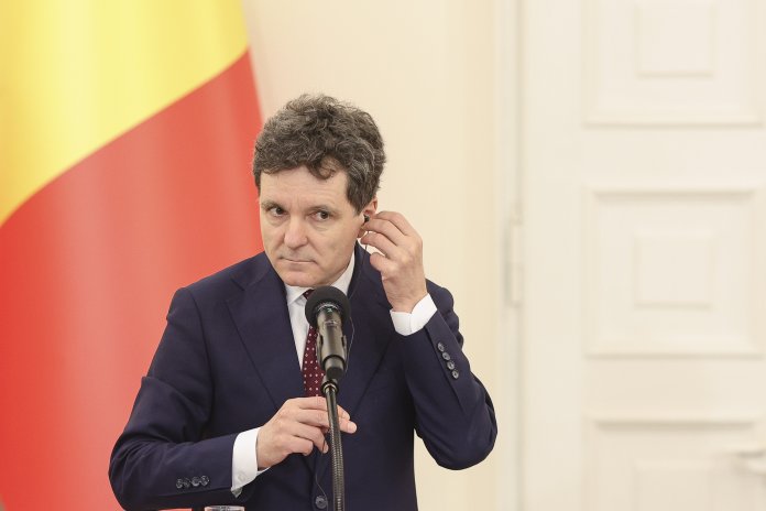 Reacția ministrului Apărării la urmărirea penală a generalului Vlad: „O circumstanță neplăcută; vom evalua împreună cu președintele”