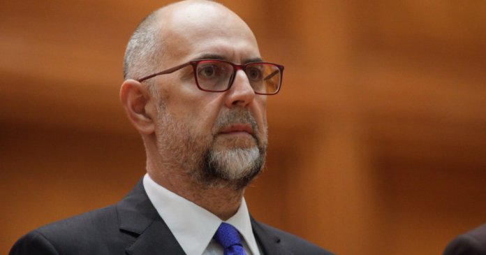 Soluția propusă de Kelemen Hunor pentru un guvern cu majoritate: O invitație adresată politicienilor „să liniștească spiritele”...
