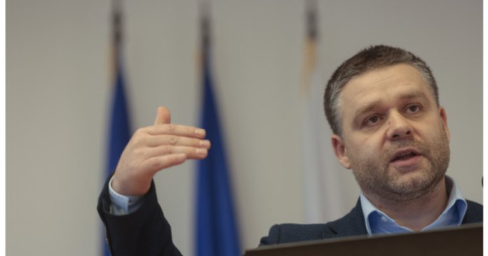 Ciprian Ciucu considera acum două săptămâni că șeful statului va desemna un prim-ministru care va dirigea spre...