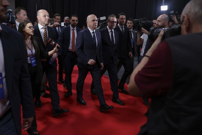 Deciziile Congresului PNL referitoare la selectarea noului liderat, suspendate de instanță. Hotărâre executorie.