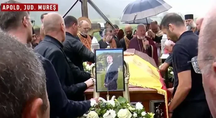 Gabi Mureșan, de trei ori campion al României, a fost înmormântat în localitatea sa natală - Zeci de persoane au venit să-și aducă un ultim omagiu fostului jucător de fotbal