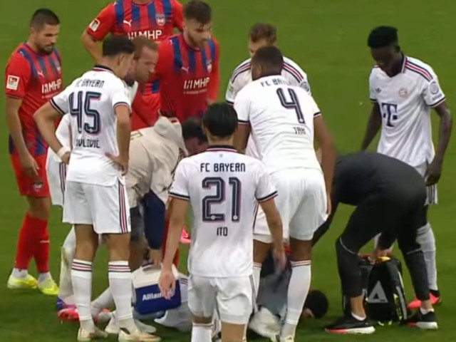 Incident șocant la Bayern! Jamal Musiala a căzut din nou leșinat pe teren, în numai 3 zile.
