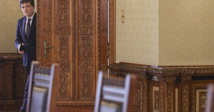 Nicuşor Dan are o întâlnire astăzi cu conducătorii fostei coaliţii pentru a discuta despre finalizarea PNRR, cu mai puțin de două săptămâni...