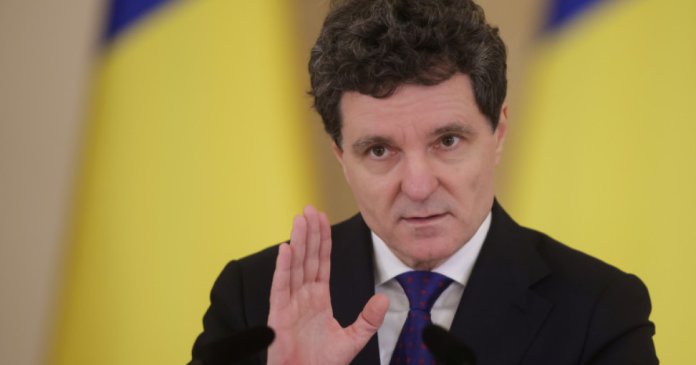 Nicușor Dan contestă schimbările PSD la legislația decarbonizării: „Voi examina cu cea mai mare...